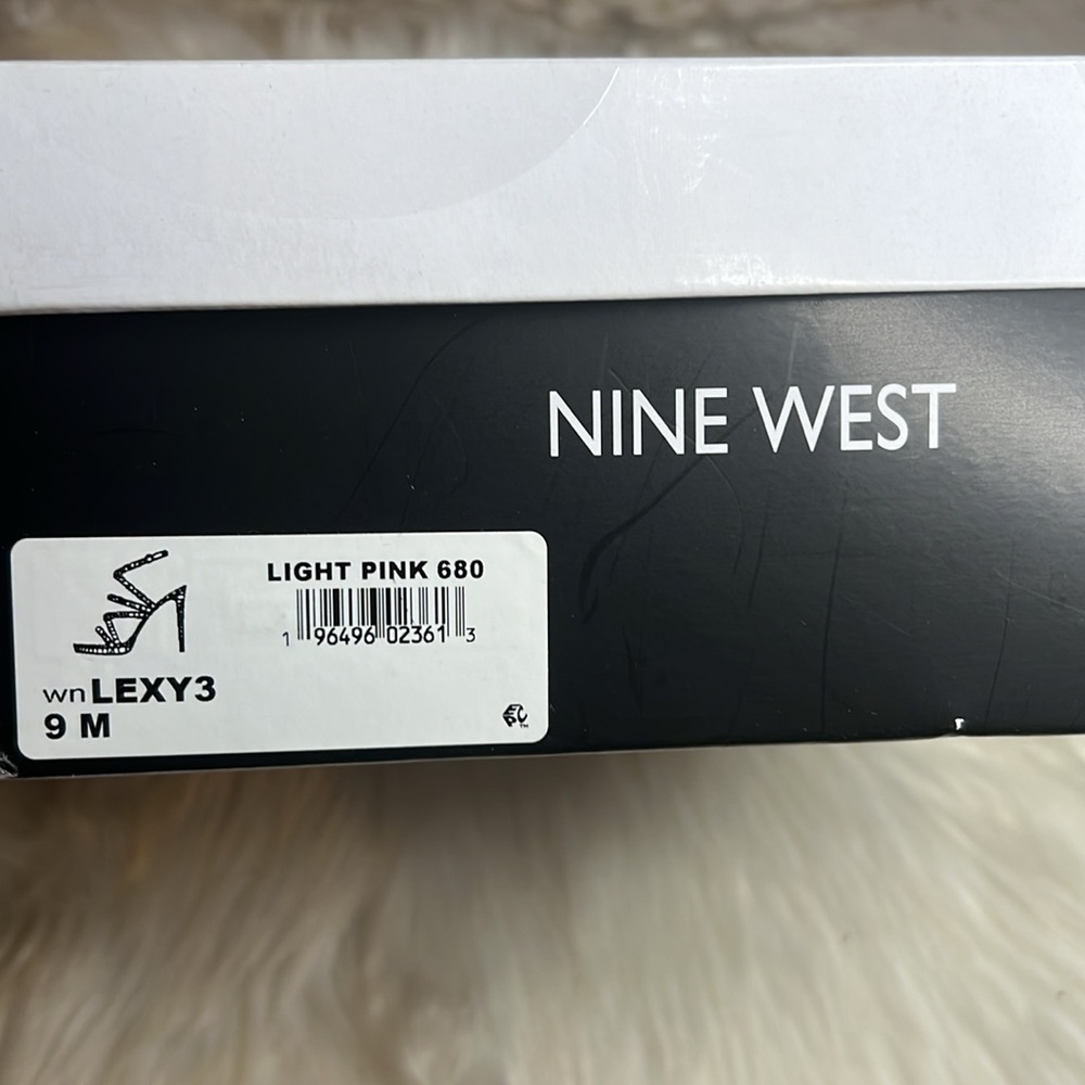 BNIB!Perfect party sandals!! 🩷 - Picture 4 of 4